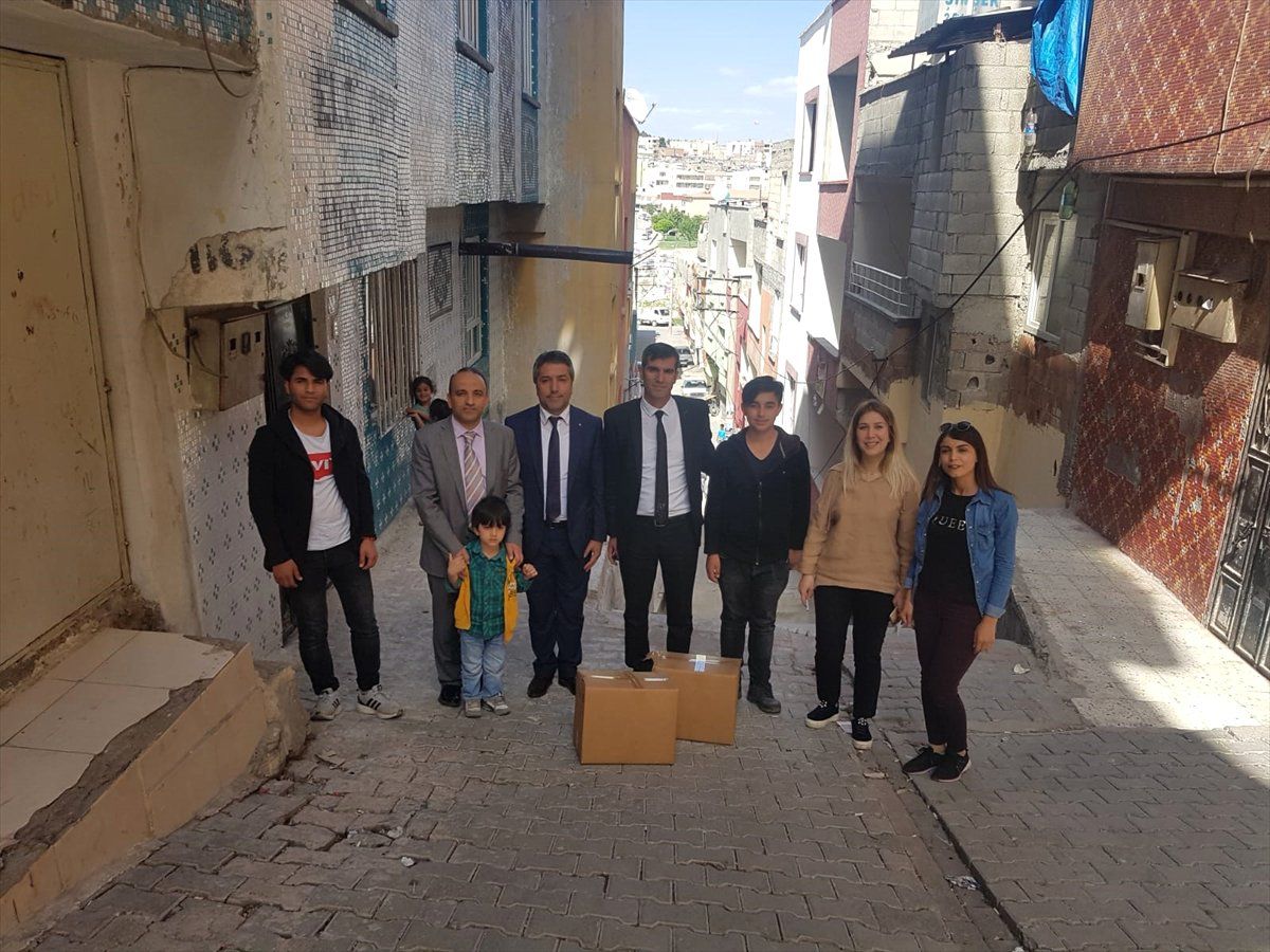 Öğrencilerden Muhtaç Ailelere Ramazan Yardımı