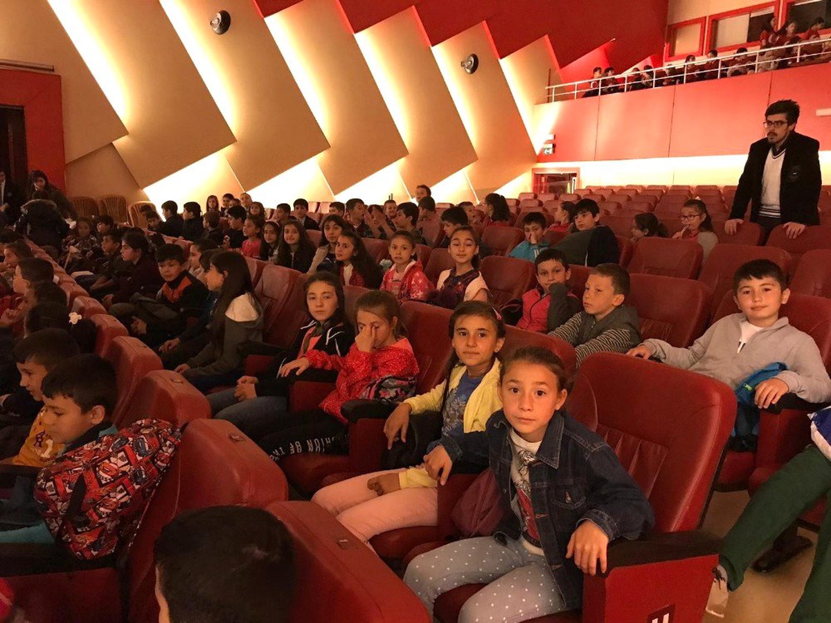 Okul Aile Birliğinden Tüm Öğrencilere Karne Hediyesi