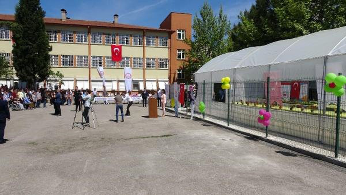 Okul Bahçesine 100 Metrekarelik Sera Kuruldu