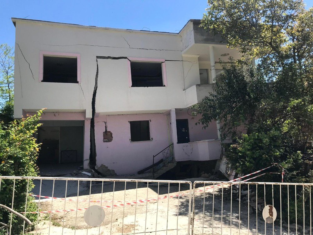 Ordu\'da Bir Mahalle Heyelan Nedeniyle Yok Olma Tehlikesi Altında