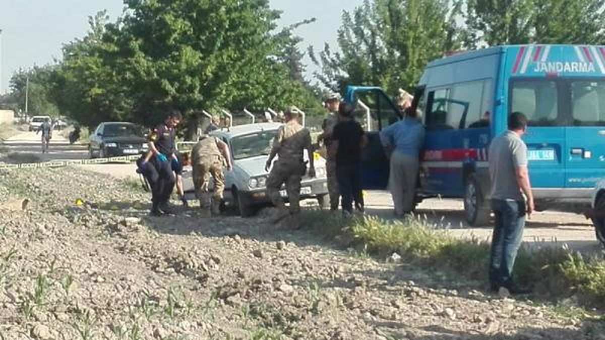 Otomobilinde Silahlı Saldırıya Uğrayan İmam Öldü, Eşi ve Çocukları Yara Almadan Kurtuldu