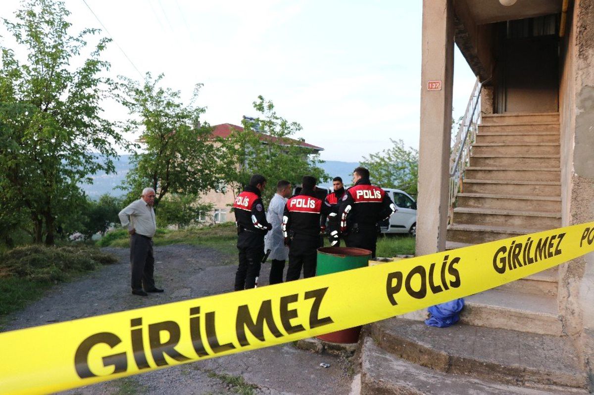 Pompalı Tüfekle Yeğeni ve Yengesini Ağır Yaraladı