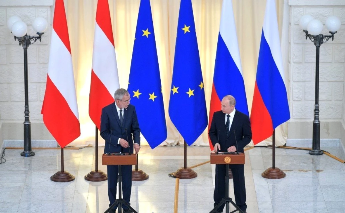 Putin ve Avusturya Cumhurbaşkanı Bellen Bir Araya Geldi