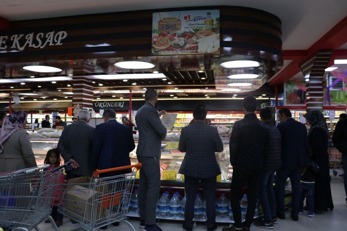 Roka Avm\'de Ramazan Yoğunluğu