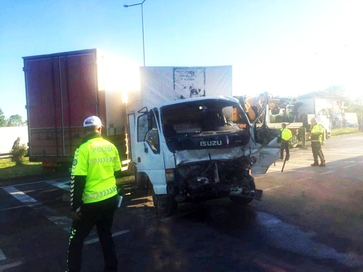 Samsun\'da Zincirleme Trafik Kazası: 2 Yaralı