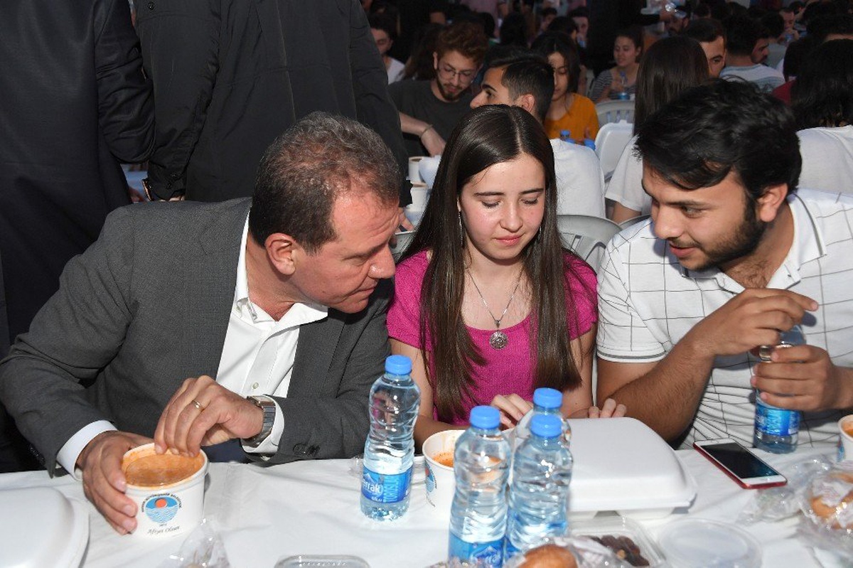 Seçer, Üniversite Öğrencileriyle İkinci Kez İftarda Buluştu