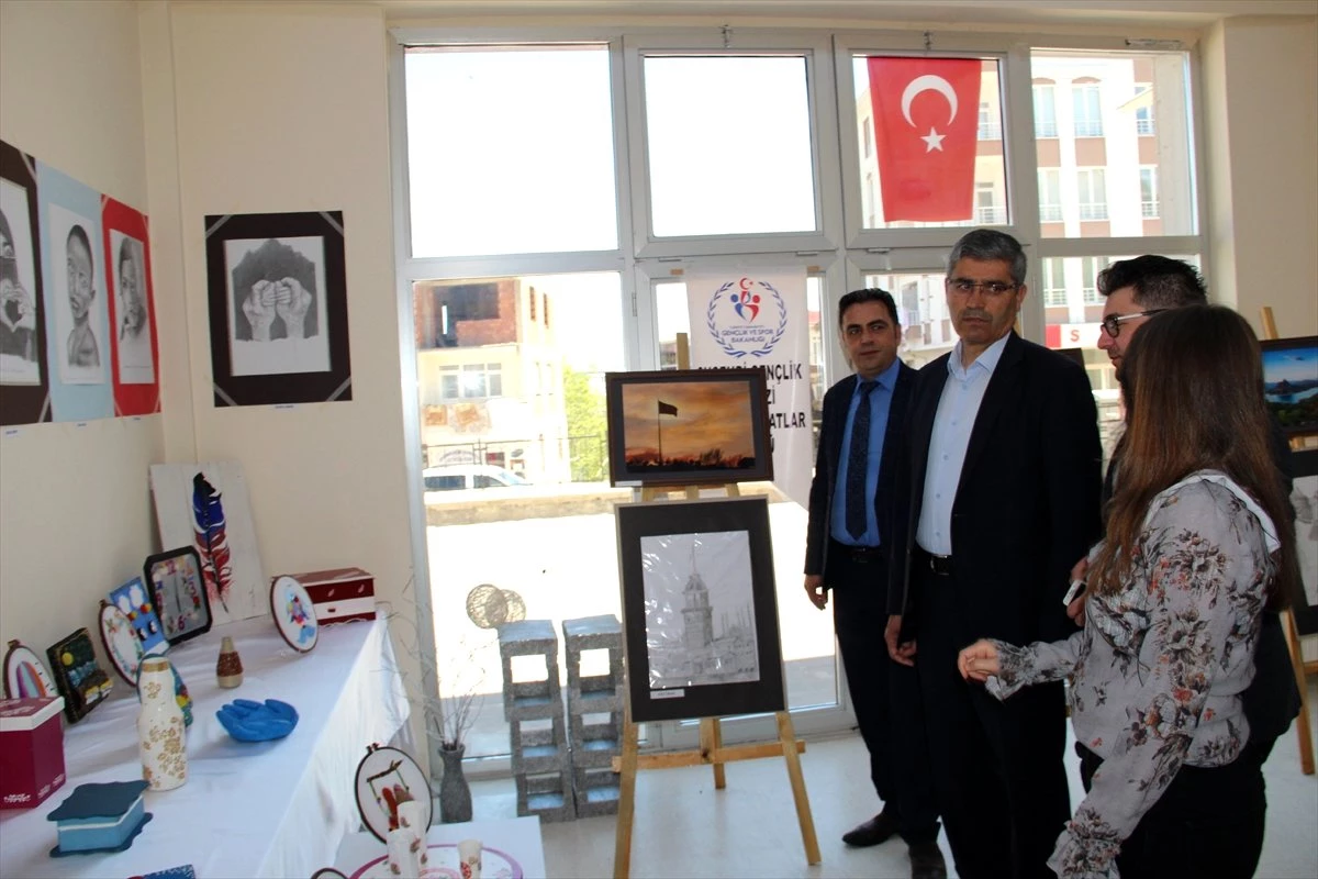 Suşehri\'nde Ebru ve Resim Sergisi Açıldı