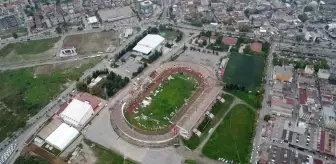 Taraftarlar Yıkılan Stada Kitap Yazdı