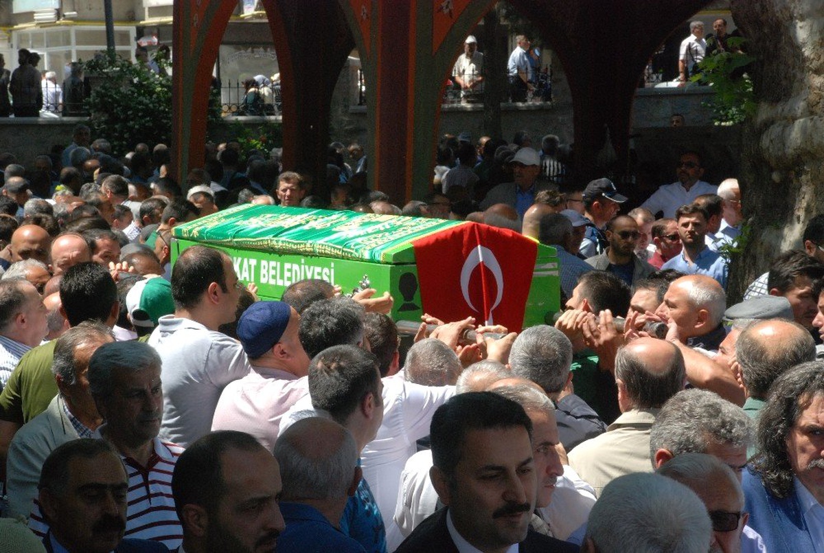 Tokat\'ta Genç Öğretmen Son Yolculuğuna Uğurlandı