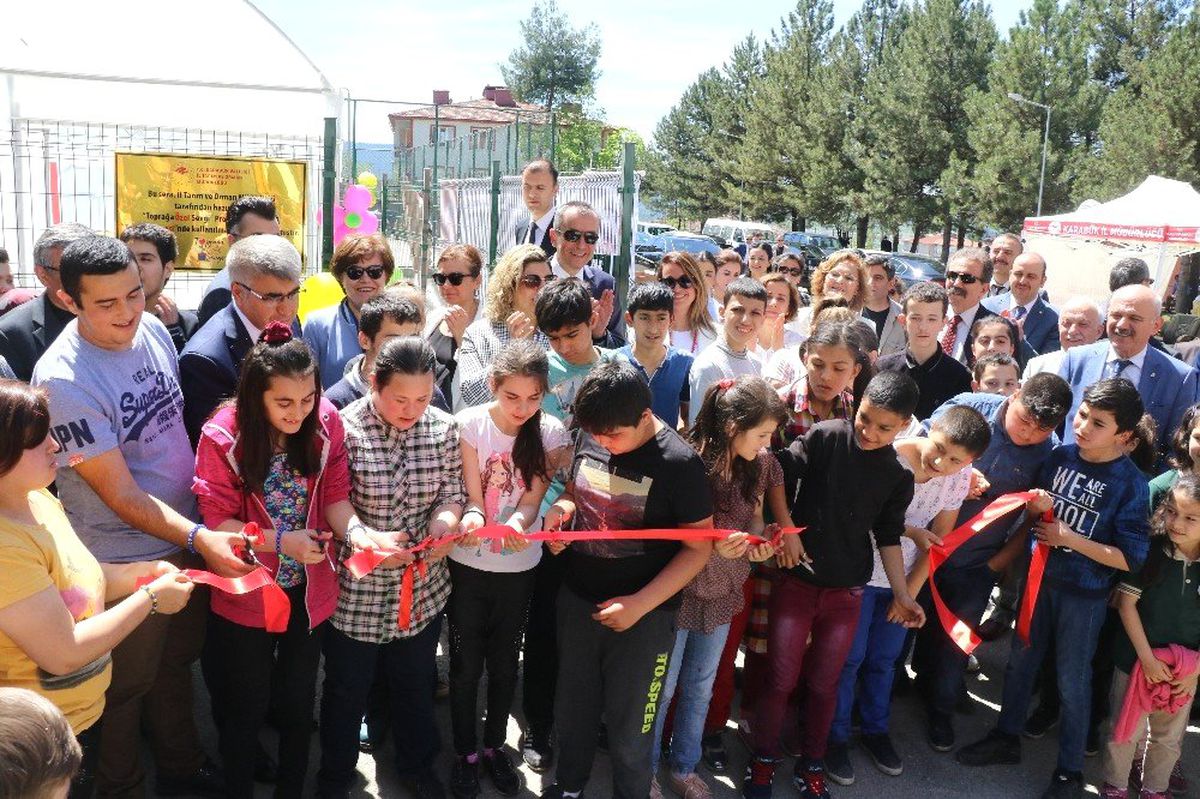 Toprağa Özel Sevgi" Serası Açıldı