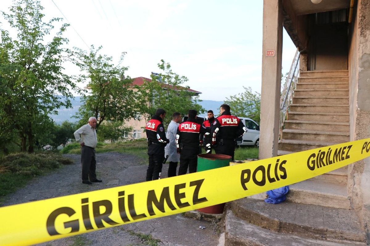 Yeğeni ve Yengesini Pompalı Tüfekle Vurdu