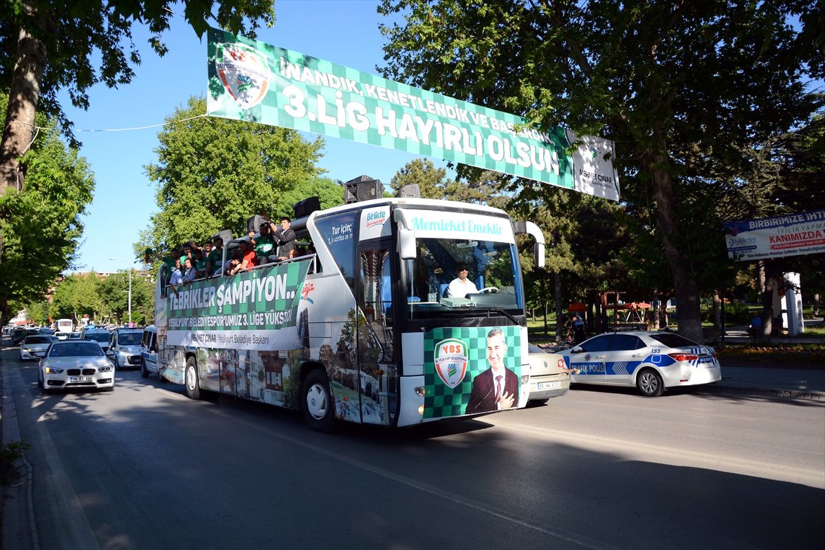 Yeşilyurt Belediyespor, Şampiyonluk Kupasını Aldı