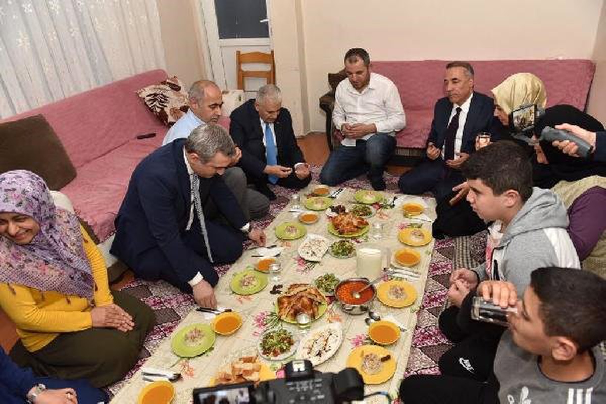 Yıldırım\'dan Sultangazi\'de ve Esnaf Ziyaretleri