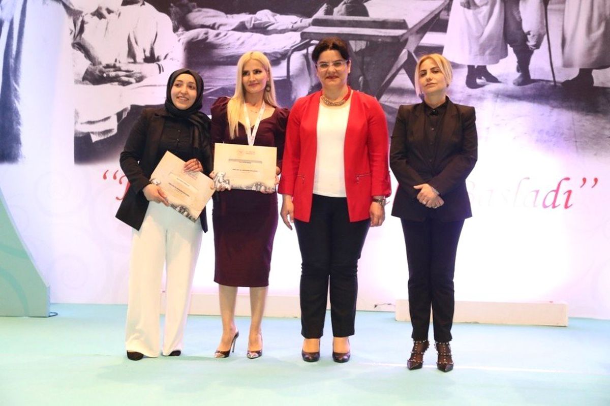 Yılın Ebe ve Hemşireleri Ödüllendirildi