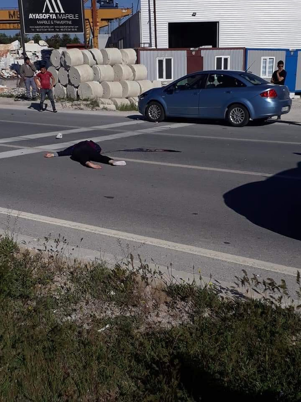 Yolun Karşısına Geçmeye Çalışırken Otomobil Çarptı