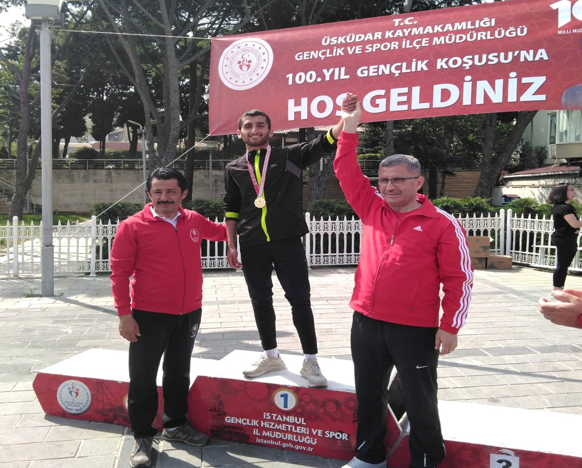 100. Yıl Gençlik Koşusu Yarışlarının Şampiyonu Ümraniye!