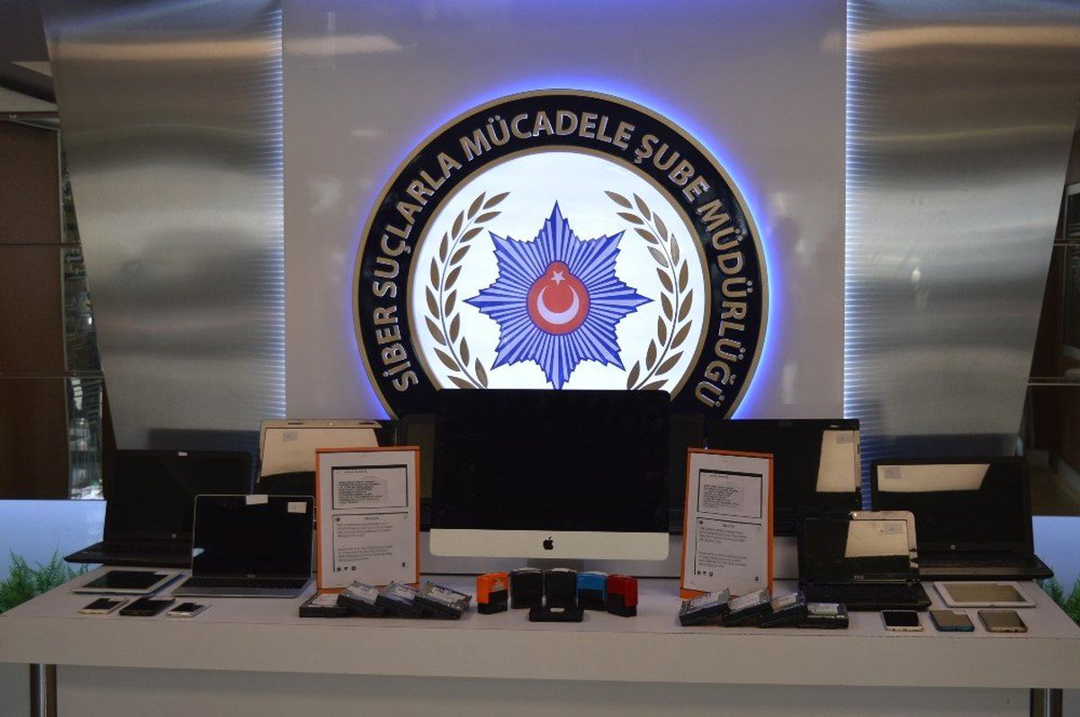 888\'li Hat" Dolandırıcılarına 3 İlde Operasyon Düzenlendi