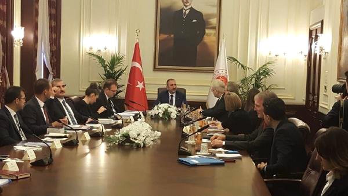 Bakan Gül, Öcalan\'ın Avukatlarıyla Görüşmesini Değerlendirdi: Kısıtlama Kararları Kaldırıldı