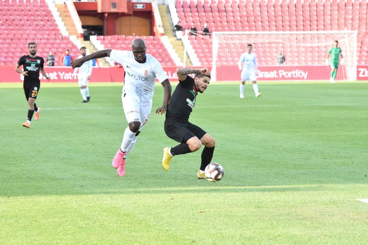 Balıkesirspor Baltok\'ta Beleck ve Otoo, Sözleşmesini Feshetti