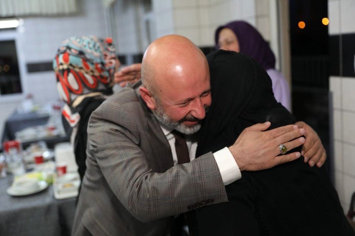 Başkan Çolakbayrakdar İftarını Huzurevi Sakinleri ile Açtı