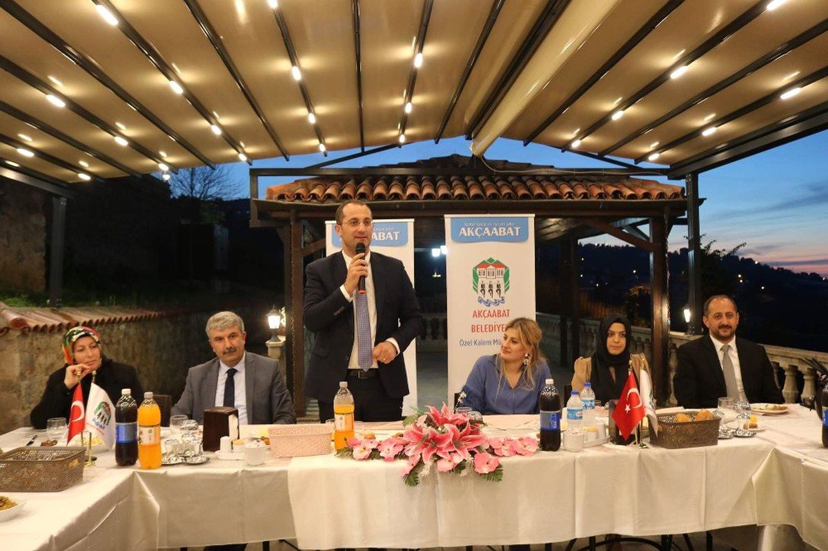 Başkan Ekim Belediye Meclis Üyeleri ve Aileleri ile İftarda Buluştu
