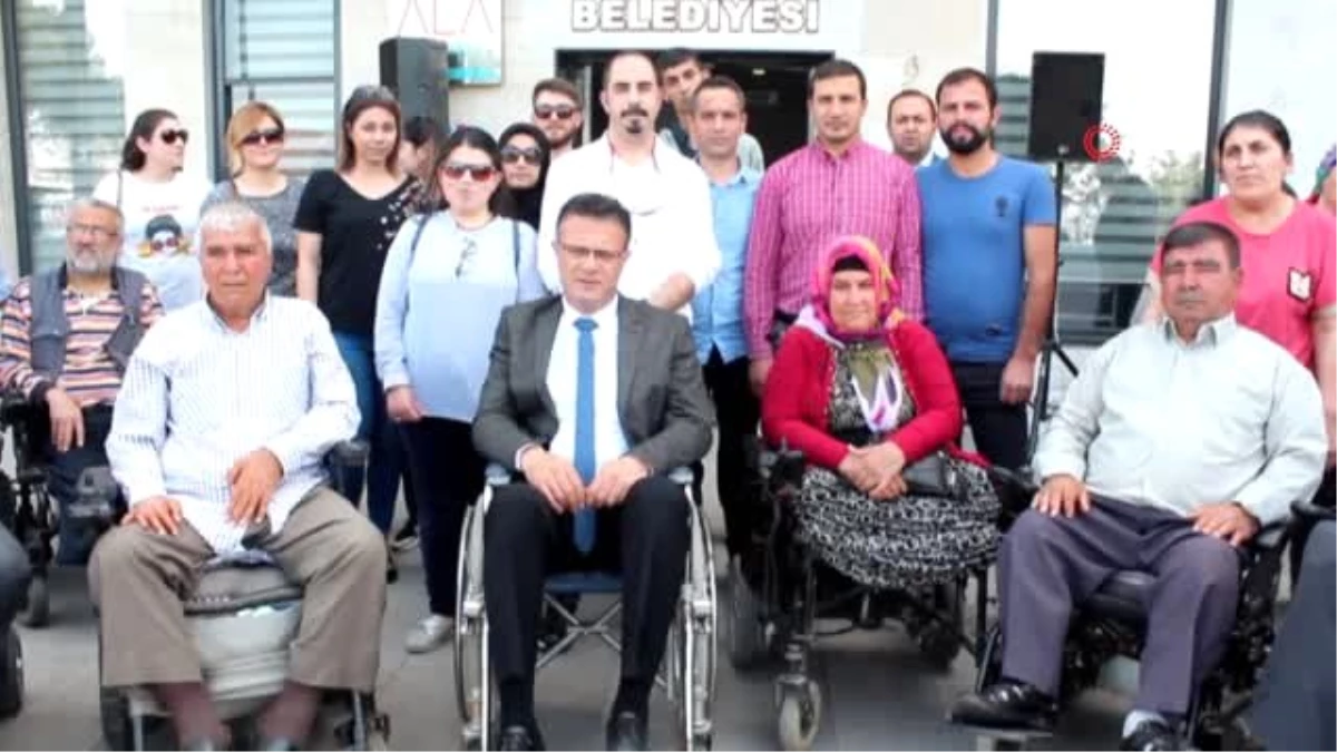 Başkan Öküzcüoğlu Tekerlekli Sandalyede