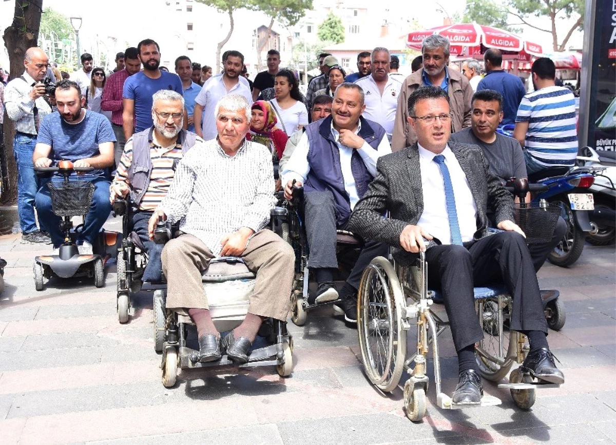 Başkan Öküzcüoğlu Tekerlekli Sandalyede
