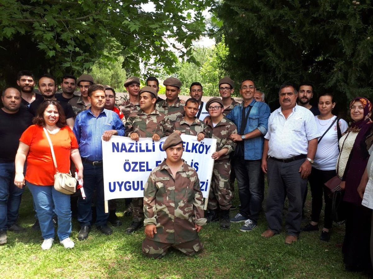Başkan Özcan Engelli Gençleri Askere Uğurladı