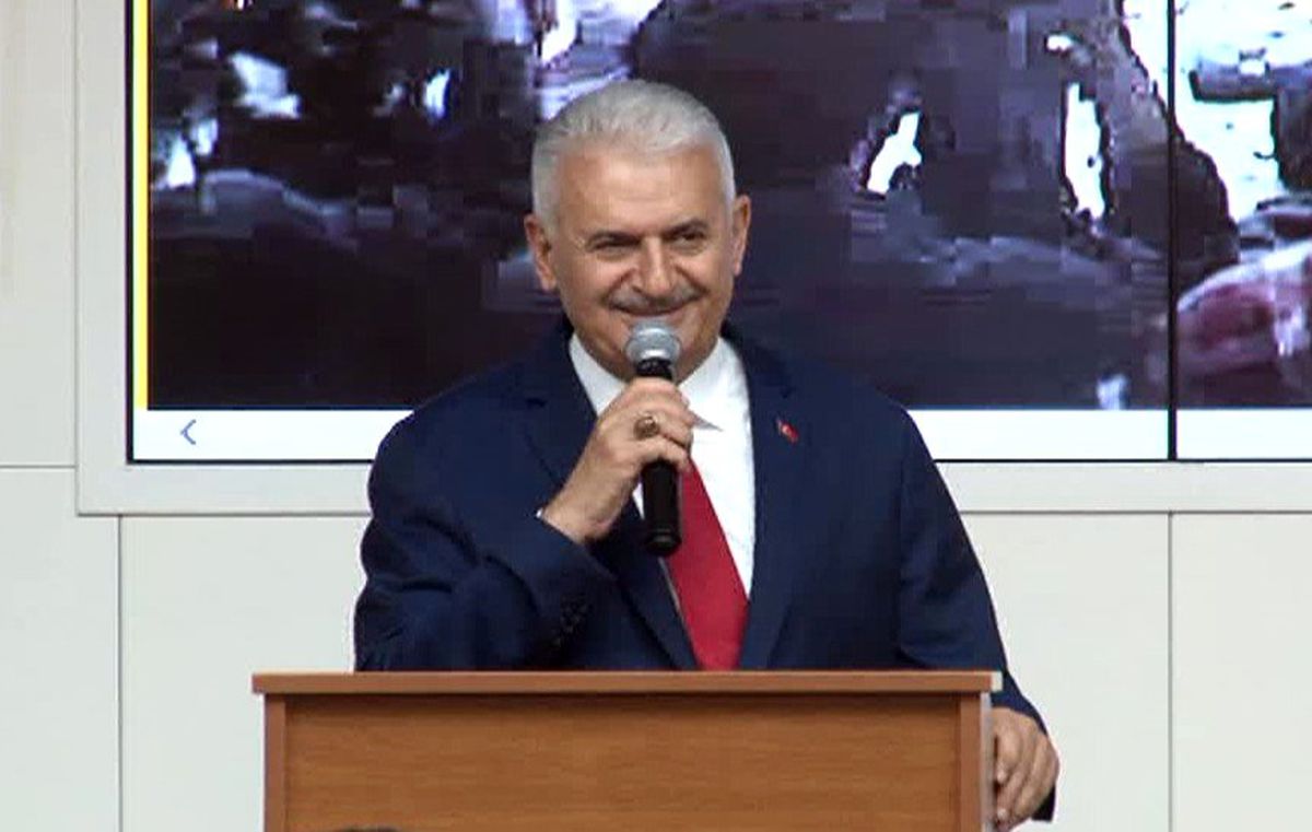 Binali Yıldırım, Ümraniye\'de Engelli Seçmenler ve Aileleriyle İftarda Buluştu