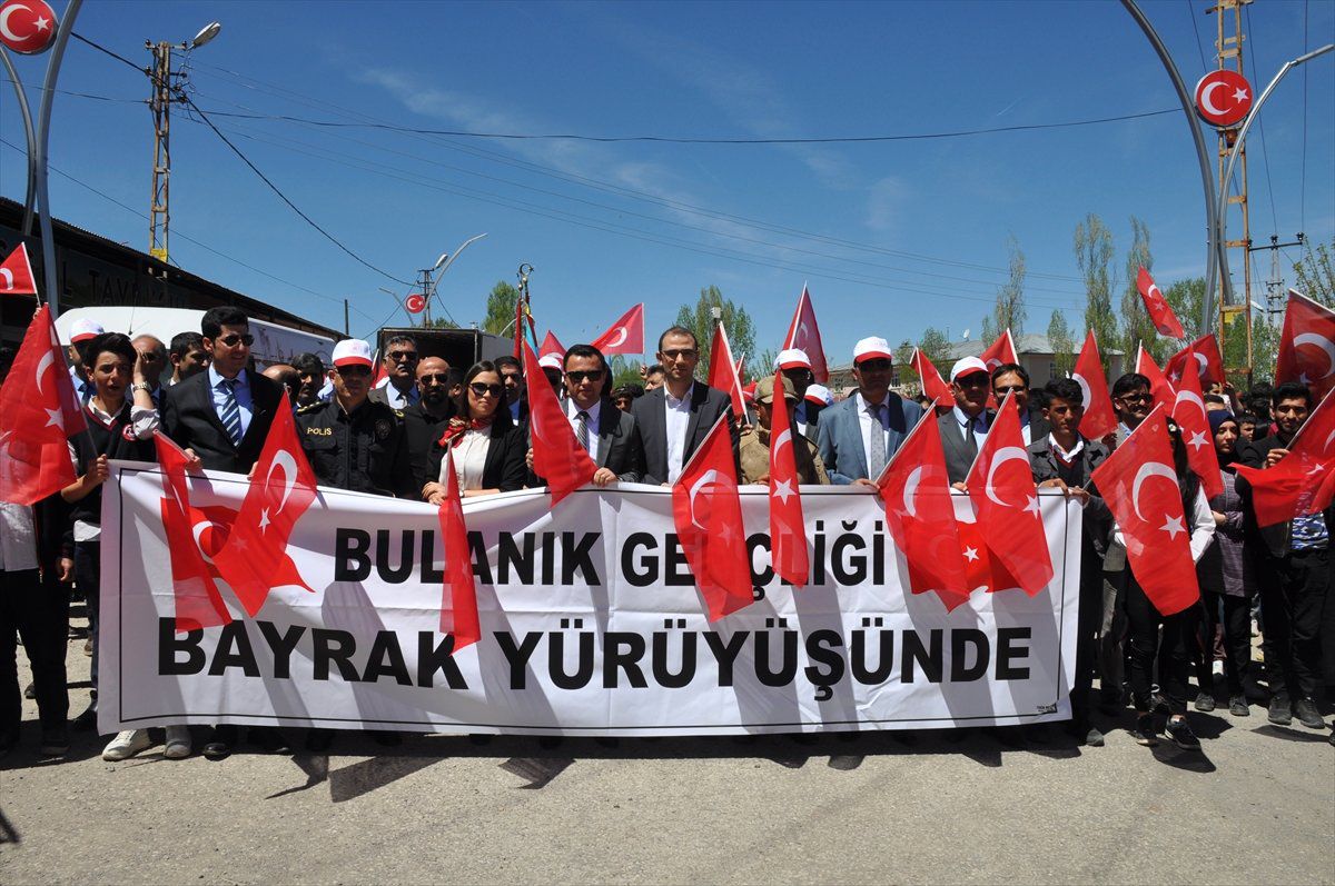 Bulanık\'ta Gençlik Yürüyüşü