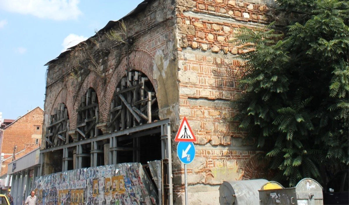 Bulgaristan\'da Osmanlı Yadigarı Cami Yıkılmak Üzere