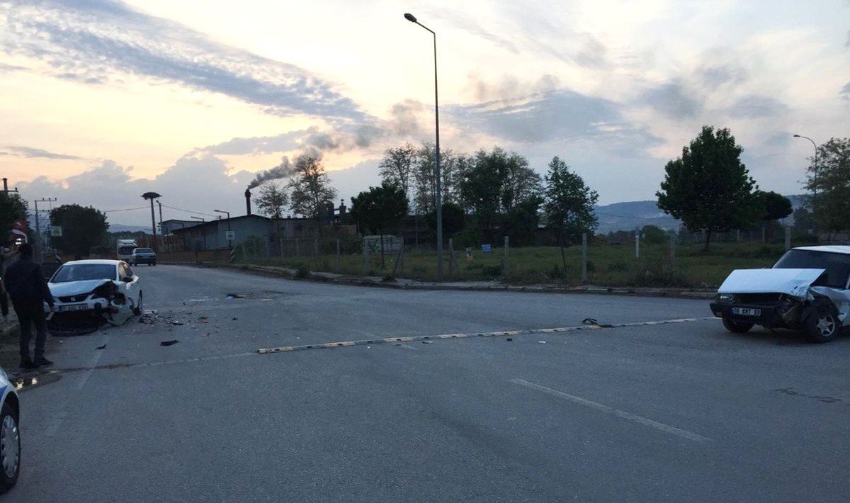 Bursa\'da Trafik Kazası: 1 Yaralı