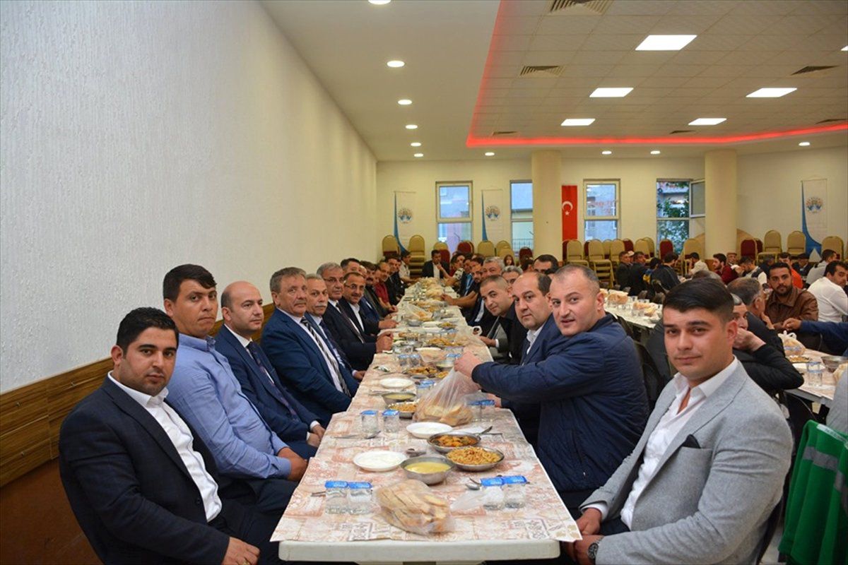 Dinar\'da Belediye İftarları