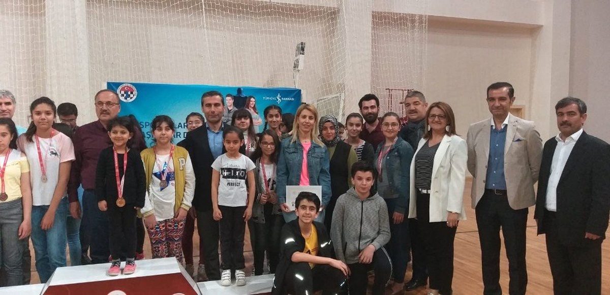 Diyarbakır\'ın Yüzünü Satrançta İki Okul Güldürdü
