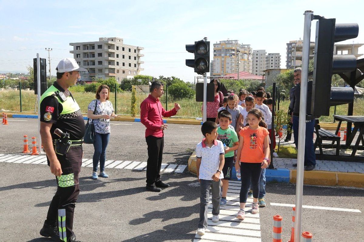 Erdemli Belediyesi\'nden Öğrencilere Ücretsiz Trafik Eğitimi