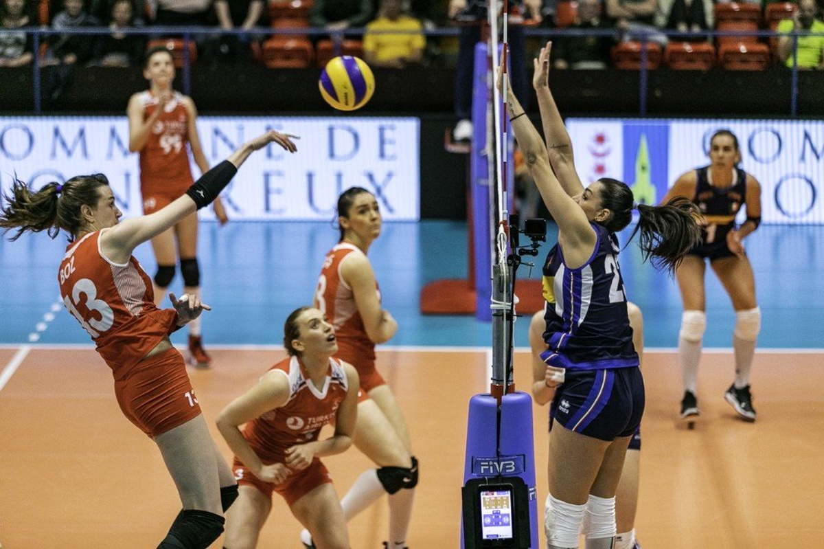Filenin Sultanları, İtalya\'ya 3-1 Mağlup Oldu