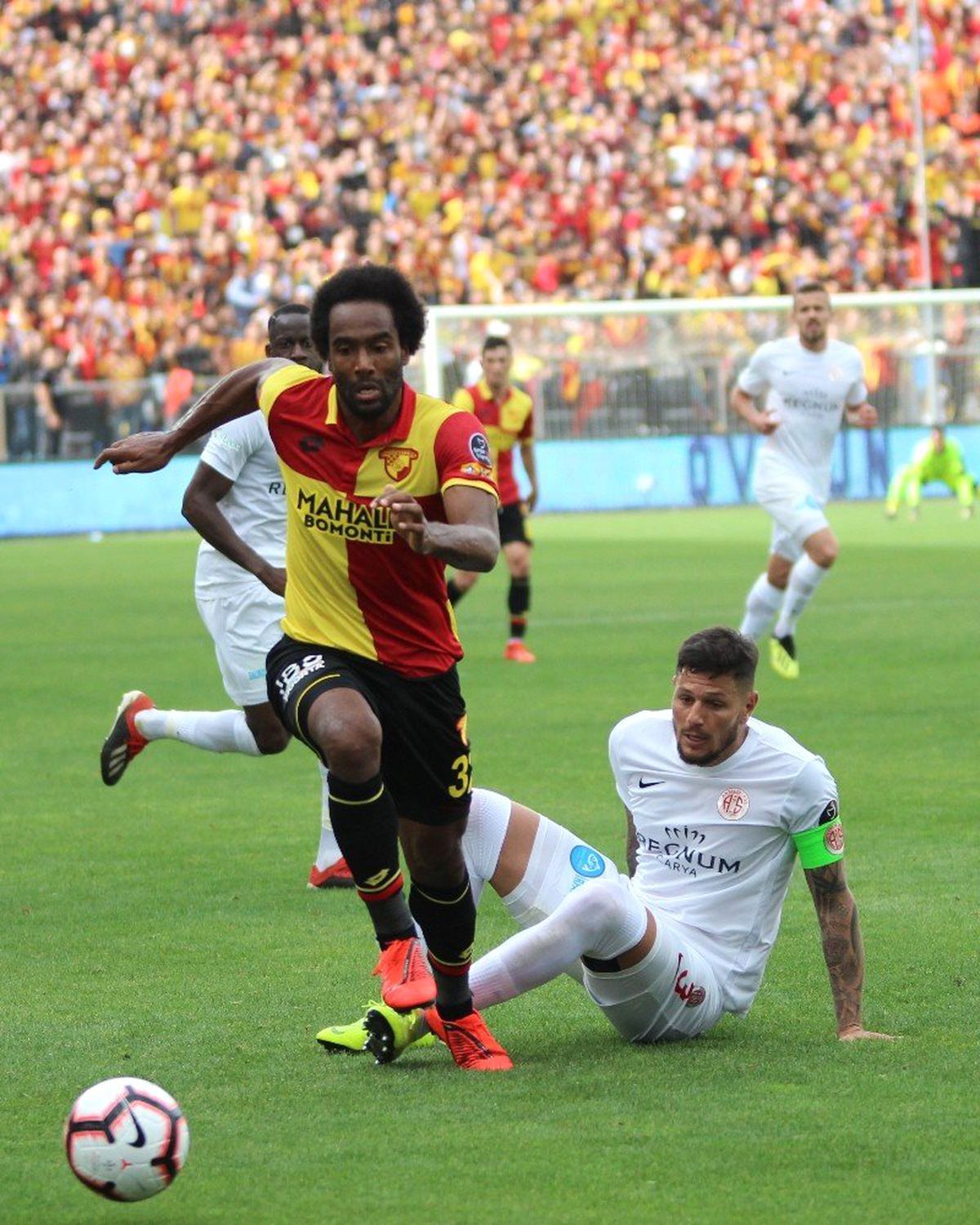 Göztepe\'de Kadro Değişiyor