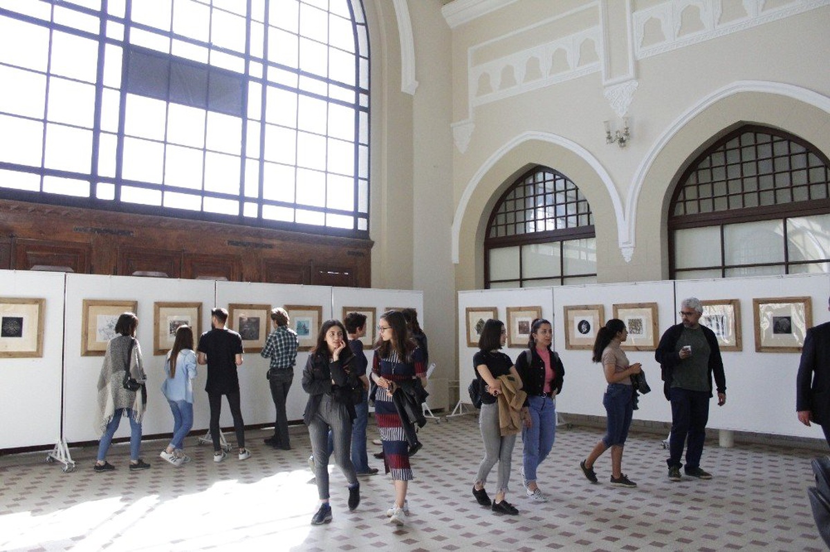 Güzel Sanatlar Fakültesi\'nde Uluslararası Mikrokosmos 2018 Baskıresim Sergisi Açıldı