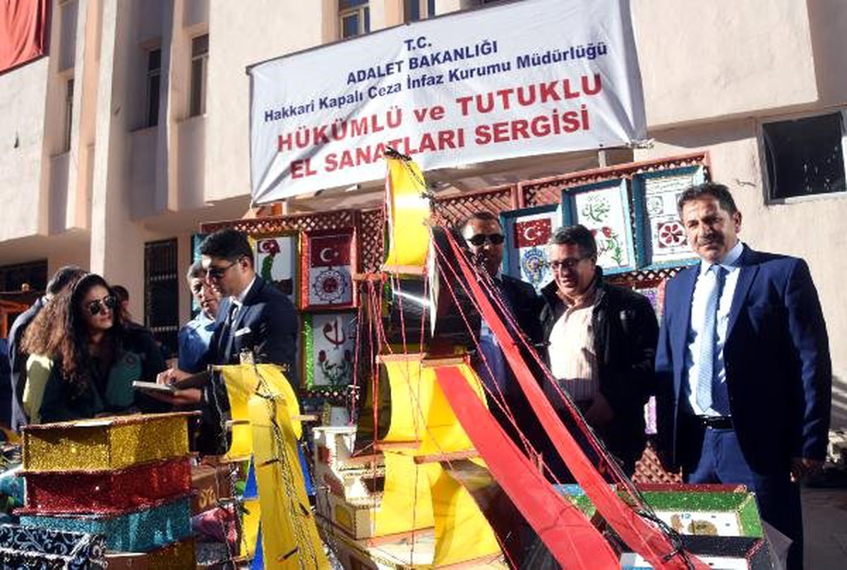 Hakkari\'deki Tutuklu ve Hükümlüler Sergi Açtı
