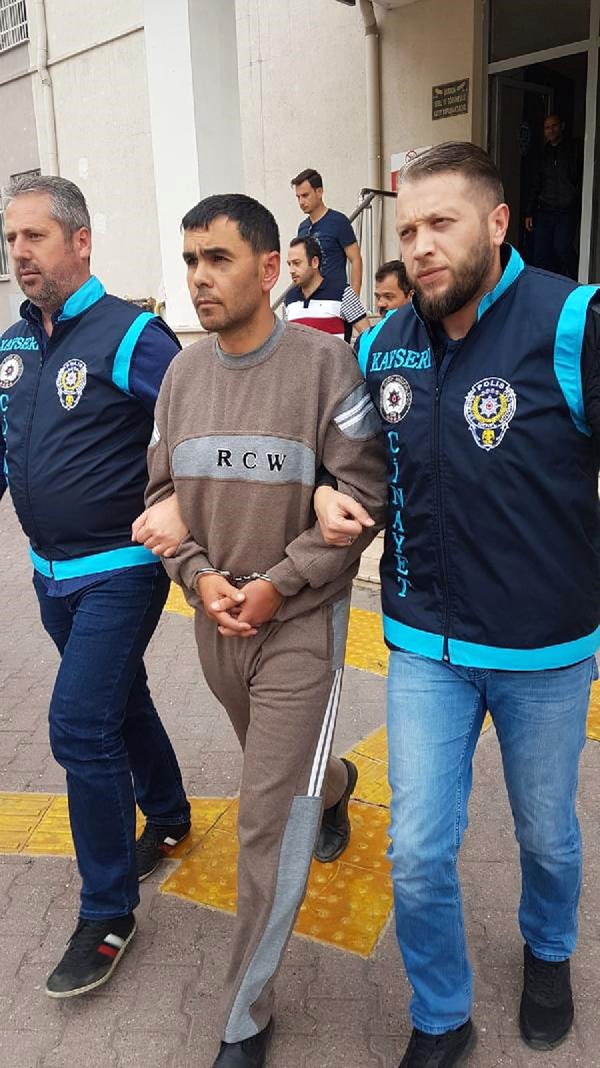 İş Arkadaşını Öldürüp, Olayı Hırsızlık Gibi Göstermek İçin Kendini Yaralamış (2)