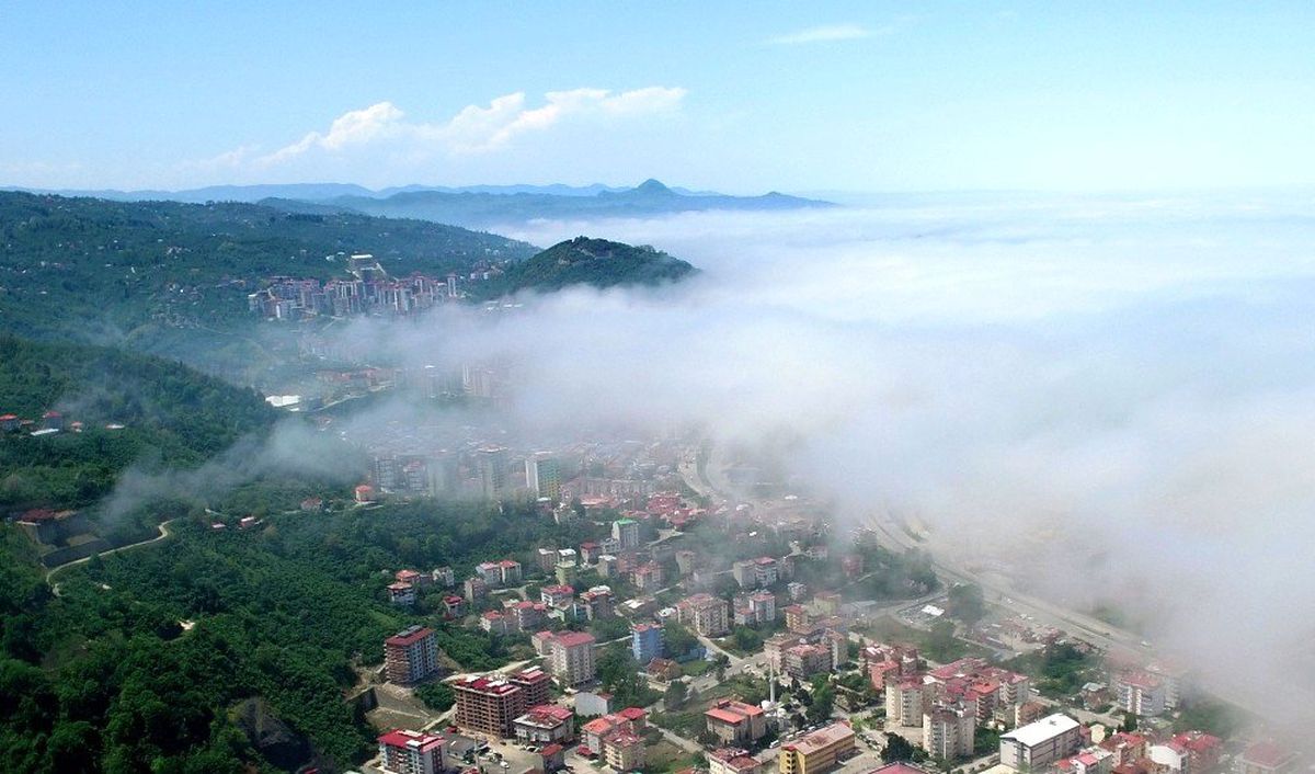 Karadeniz\'de Sisin Denizle Dansı Göz Kamaştırdı