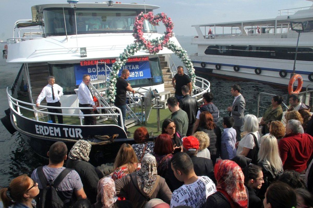 Kartal Belediyesi\'nden Engellilere İftar Yemeği ve Boğaz Turu