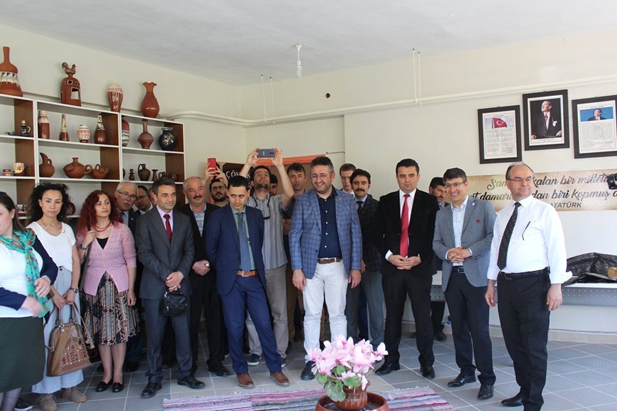 Kınık İlkokulunda \'Tübitak 4006 Bilim Fuarı ve Çömlek Atölyesi\' Açılışı
