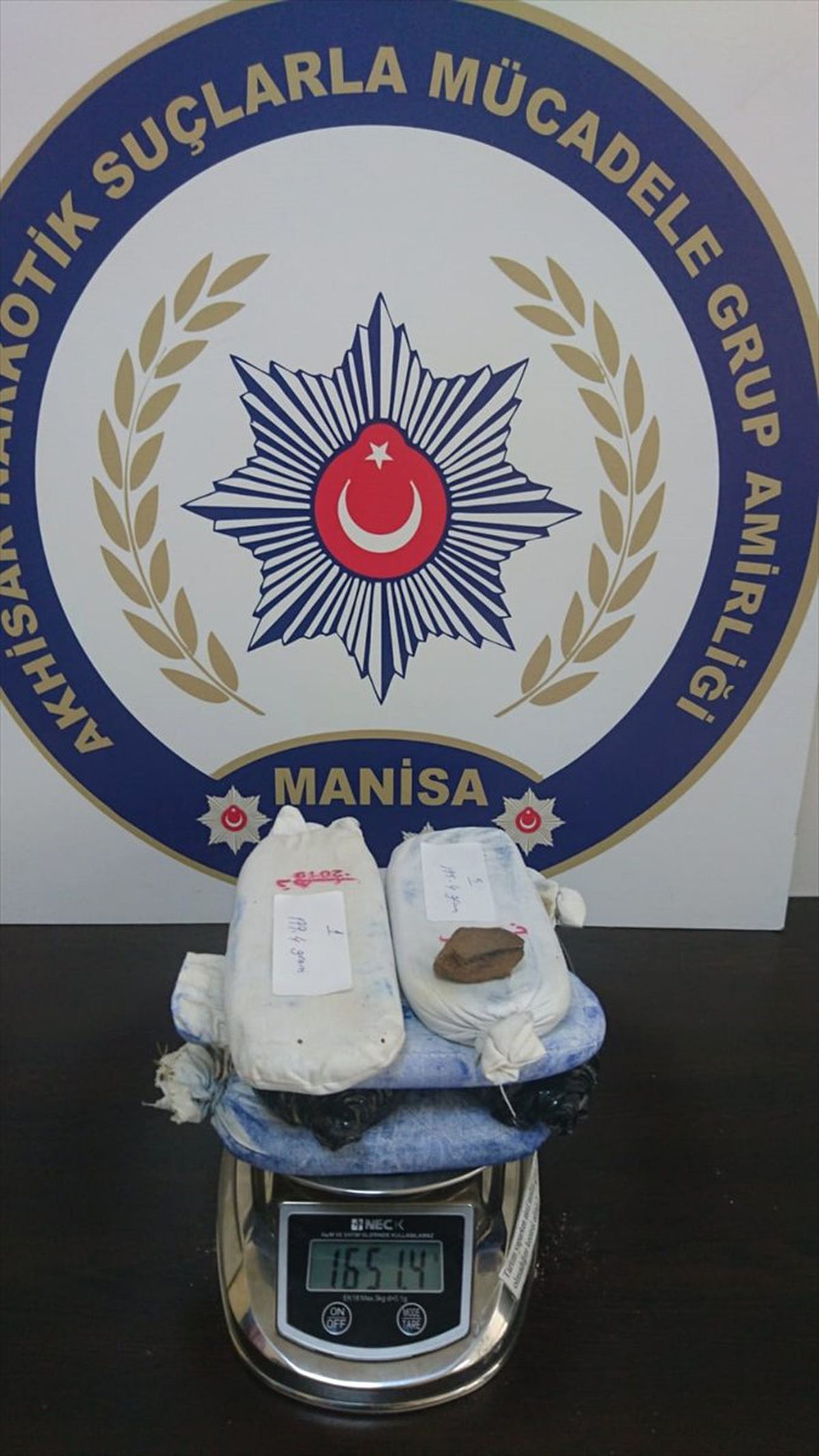 Manisa\'da Uyuşturucu Operasyonu