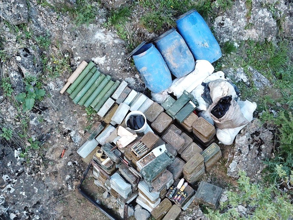 Msb: "Pkk\'lı Teröristlere Ait Bir Depoda Çok Sayıda Mühimmat Ele Geçirildi"