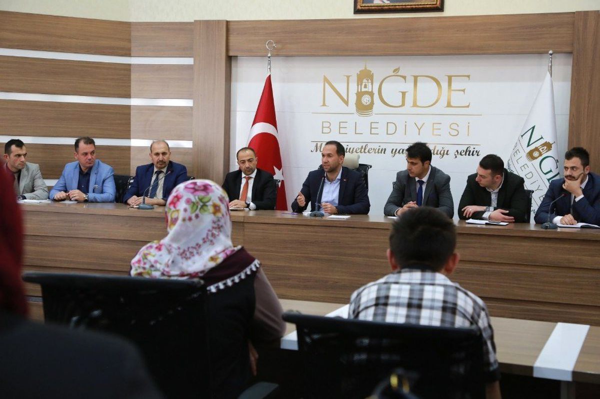 Niğde Belediye Başkanı Özdemir, Halk Gününde Vatandaşlarla Buluştu