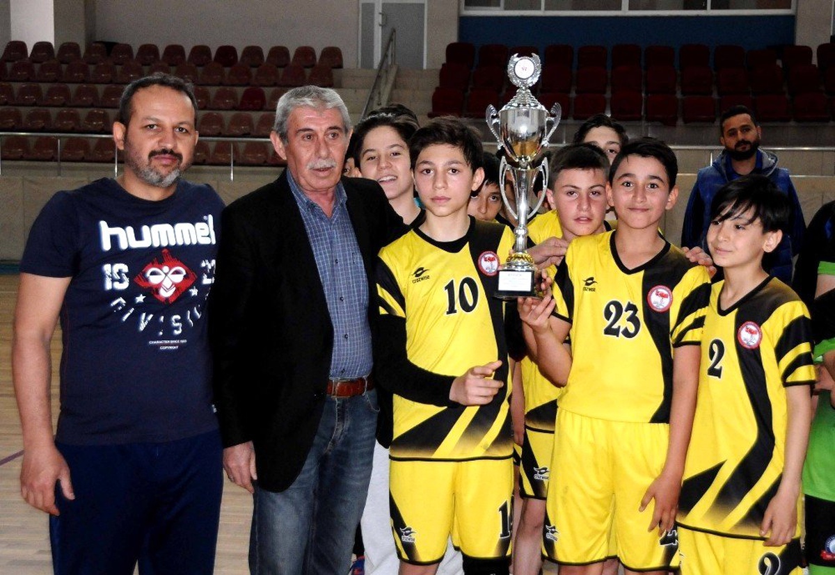 Okullar Arası Küçük Erkek Hentbol İl Birinciliği Tamamlandı
