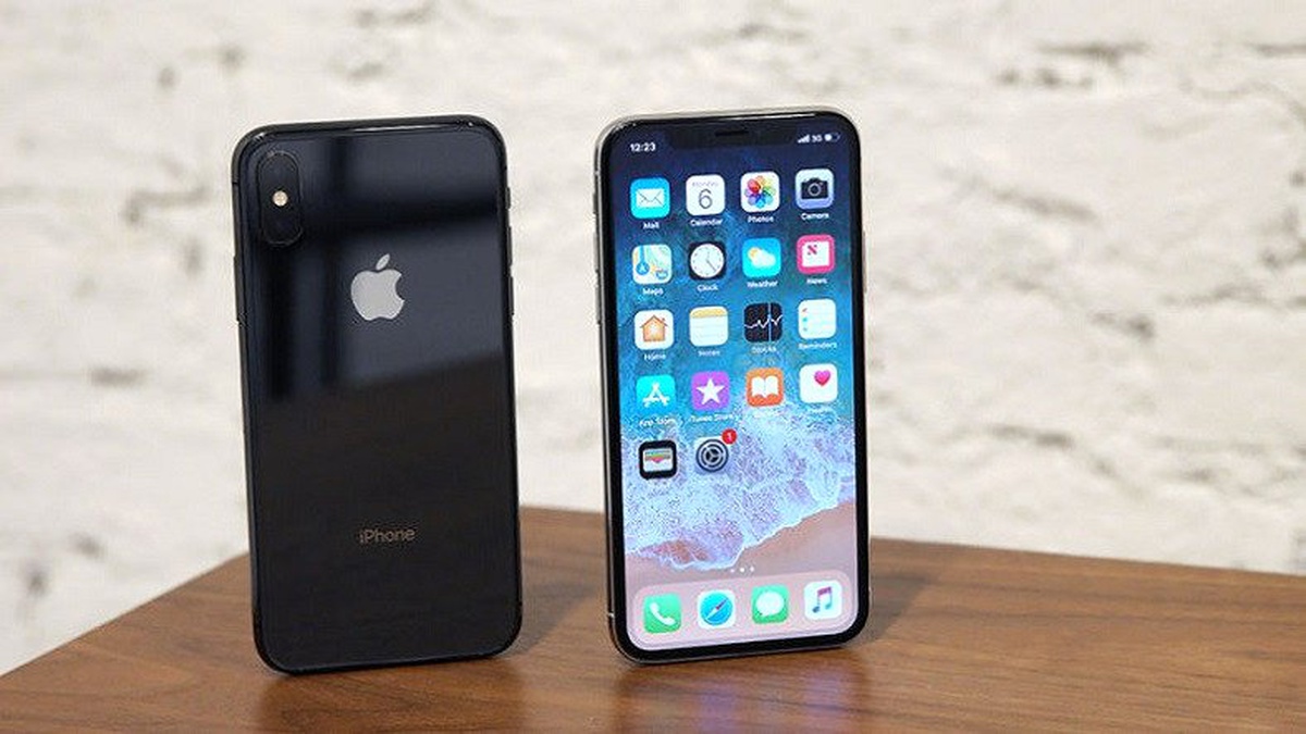 Ön Kısmı Tamamen Kaplayan Ekranı ve 9 Kamerasıyla Konsept İphone 12 (Video)