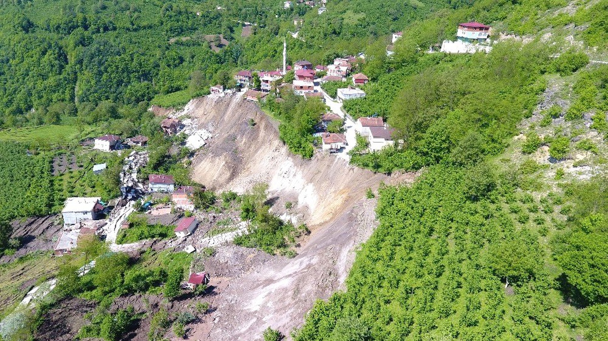 Ordu\'da Heyelanın Yok Ettiği Mahalle Havadan Görüntülendi