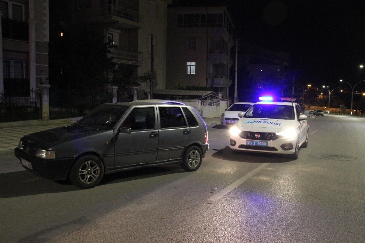Otomobilin Kaputunda Yolculuk Az Kalsın Canından Edecekti